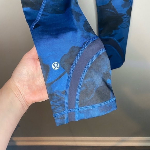 Lululemon Run Inspire II Crop Jumbo Inky Floral - Picture 9 of 11